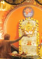 Shiva Pujana by HH Swamiji (Pictures Courtesy of Shri Ganesh Rao)